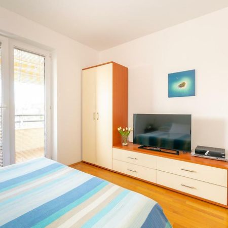 Apartment Irena With Bikes Included Pula Exterior foto